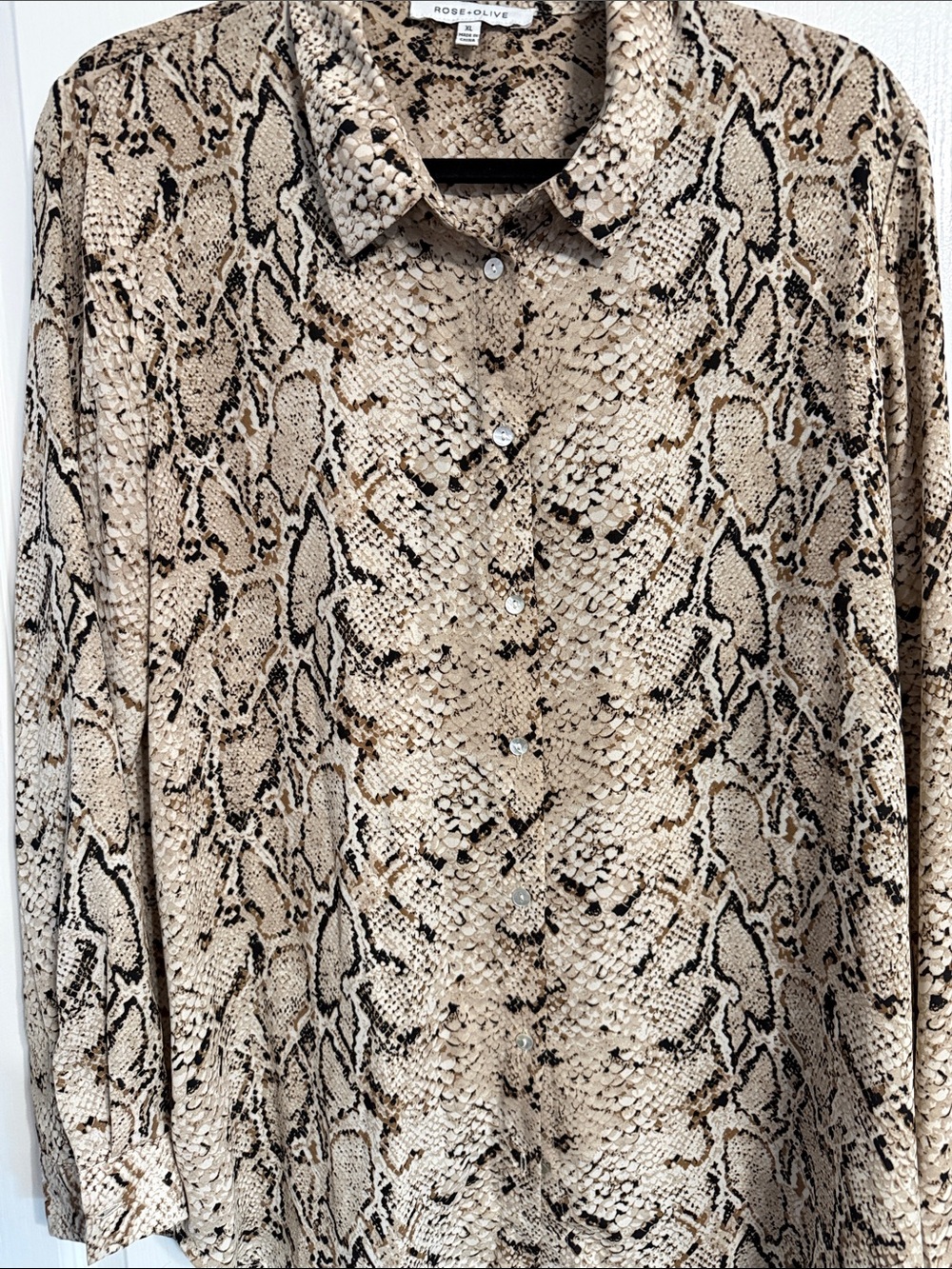 Rose & Olive snake print blouse - Picture 3 of 7
